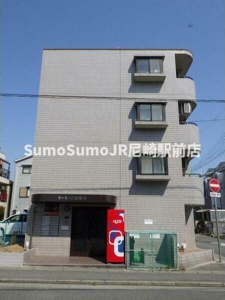 物件外観写真4　(外観は落ち着いています)