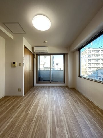 物件内観写真5　(リビングです)