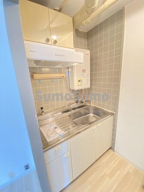 物件内観写真4　(コンパクトなキッチンで掃除もラクラク)