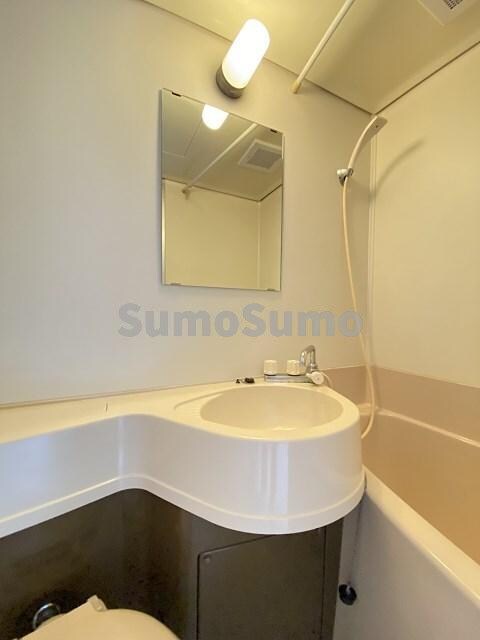 物件内観写真8　(使いやすい洗面所です)