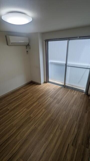 物件内観写真2　(バス )