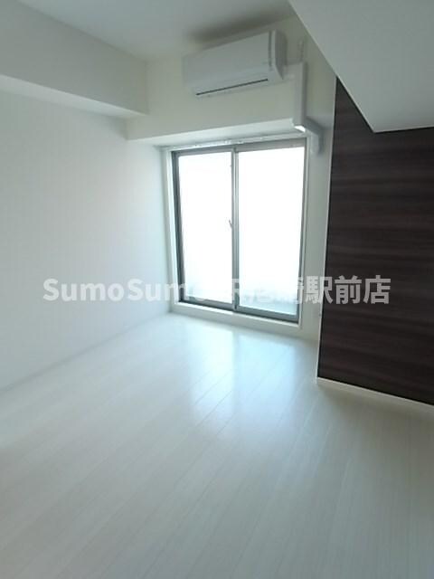 物件内観写真4　(リビングです)