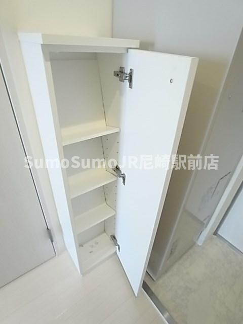 物件内観写真14　(ちょっとした収納スペースも充実しています)