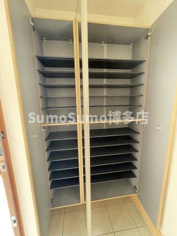 物件内観写真6　(玄関です)