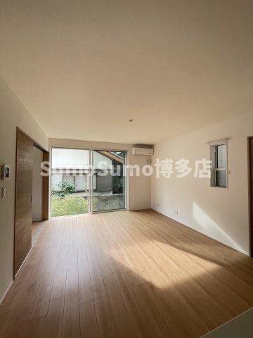 物件内観写真7　(使いやすい居間です)