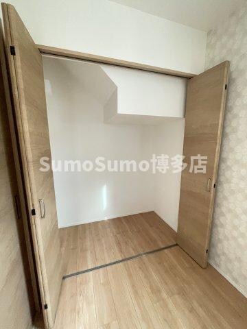 物件内観写真10　(収納豊富です)