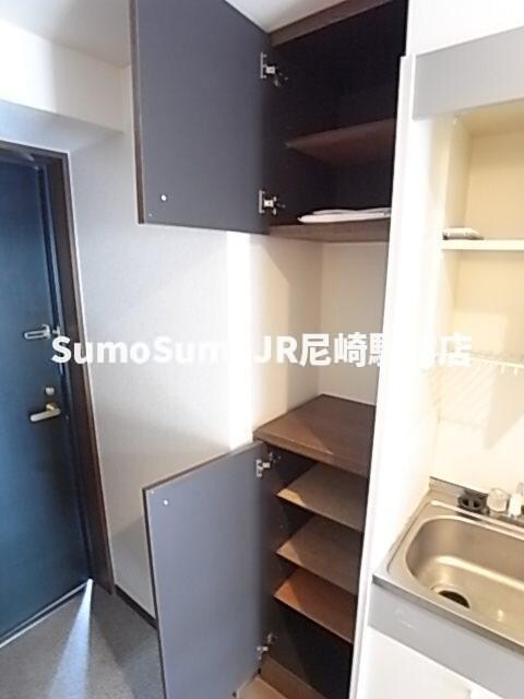 物件内観写真19　(ゆったりとした玄関です)