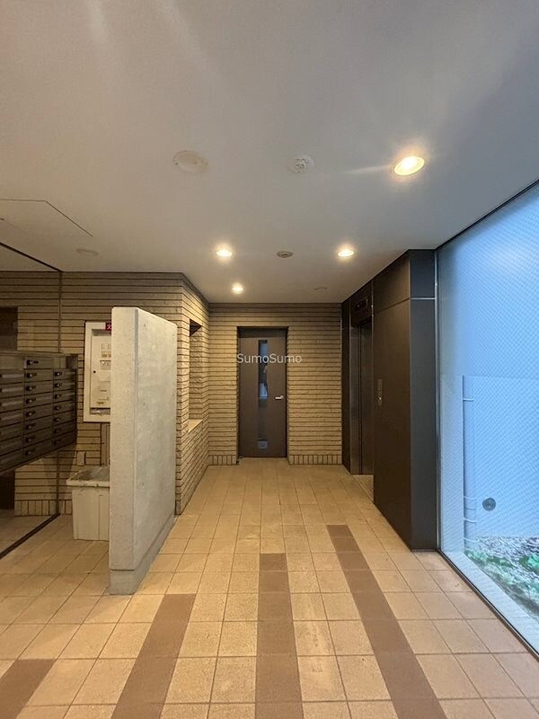 ロビー・ラウンジ(建物の内部です)