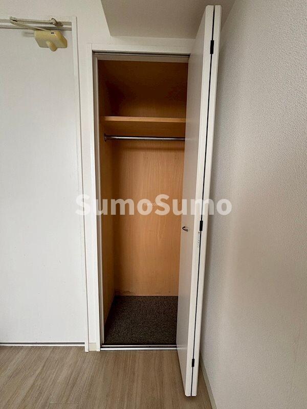 物件内観写真18　(大きなスペースがあり、収納には困りません)