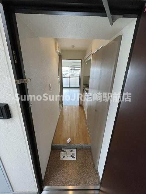 物件内観写真3　(毎日通る玄関はこちらです)