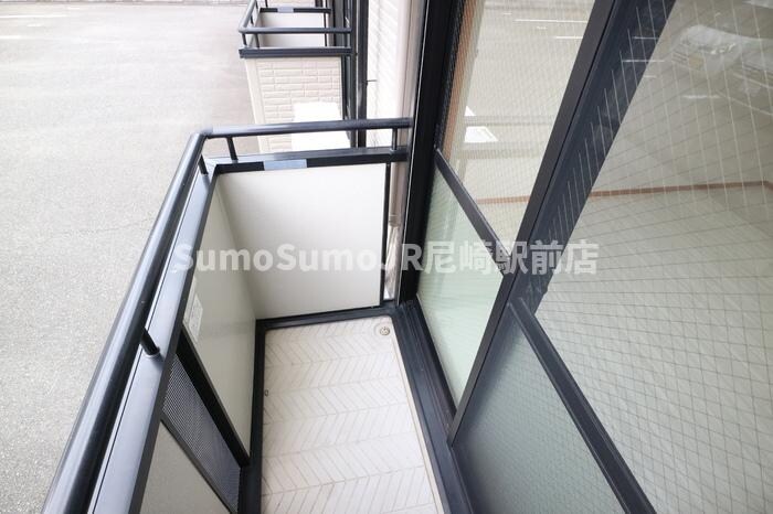 物件内観写真12　(お洗濯にも便利なバルコニー付き)