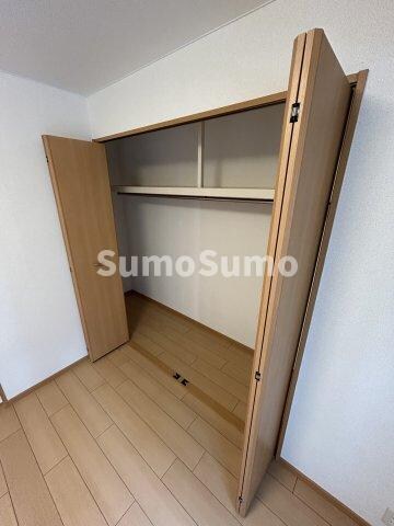 物件内観写真12　(収納豊富です)