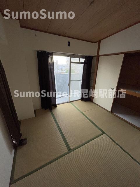 物件内観写真24　(い草の香りが落ち着く素敵な和室です)