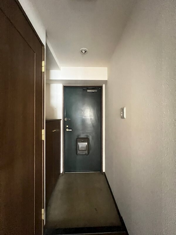 物件内観写真5　(落ち着いた玄関です)