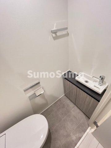 物件内観写真5　(コンパクトで使いやすい洗面所)