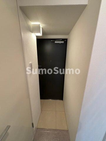 物件内観写真4　(収納もある玄関です)