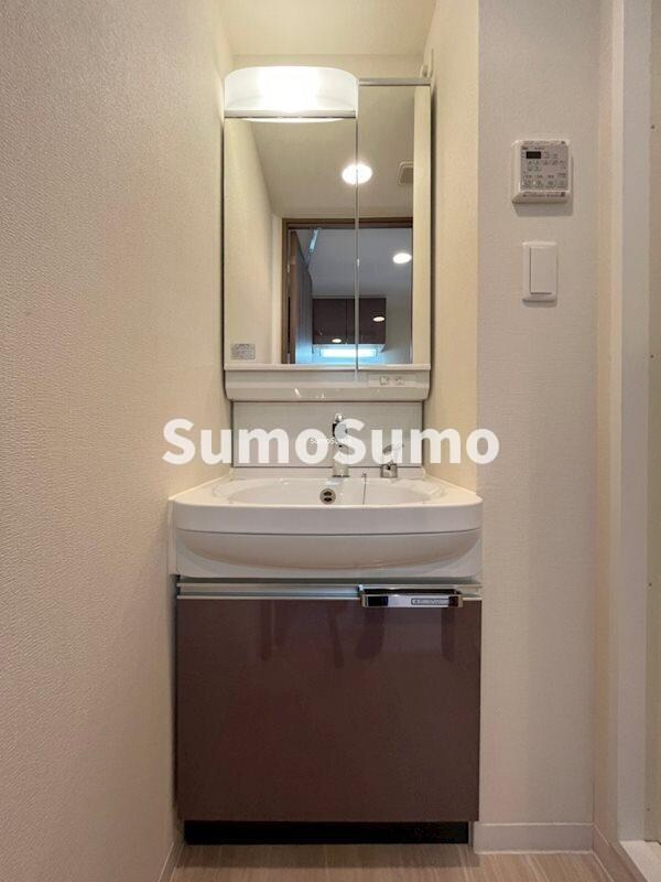 物件内観写真10　(忙しい朝には欠かせない洗面所です)