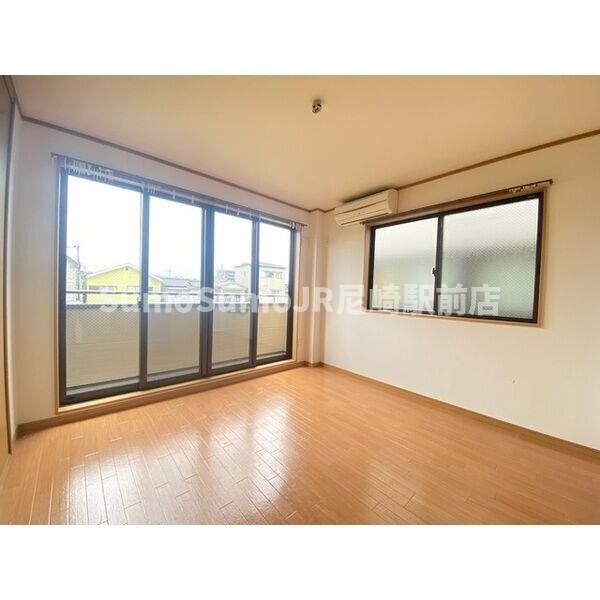 物件内観写真9　(使い勝手のいい寝室です)