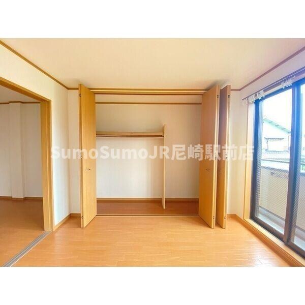 物件内観写真11　(収納スペース豊富です)