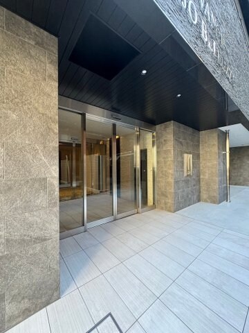 物件外観写真2　(毎日通るエントランスはこのようになっています)