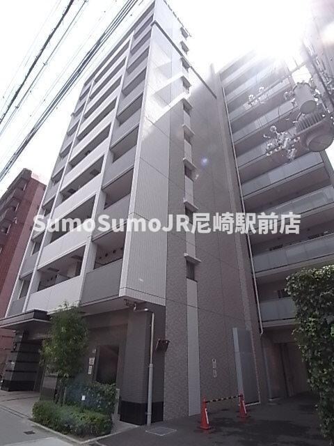 物件外観写真1　(落ち着いた雰囲気の外観です)