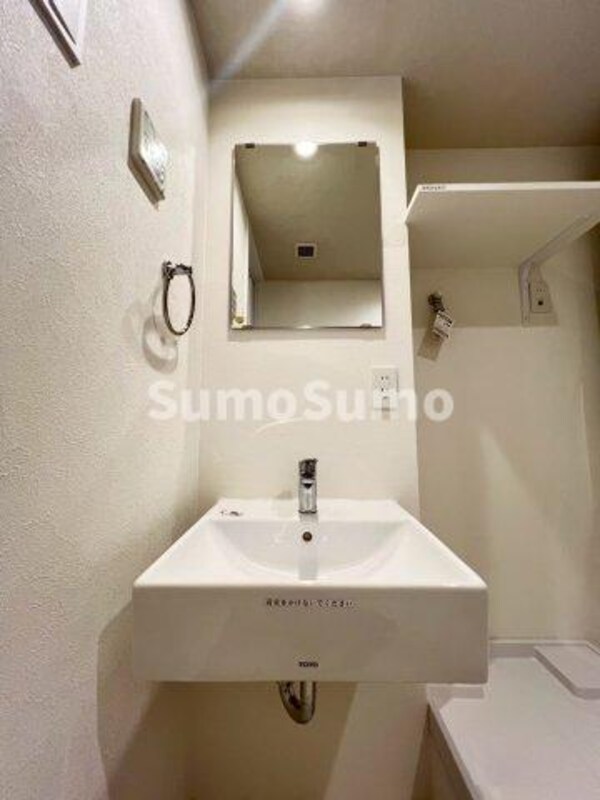 洗面・脱衣所(ゆったりとスペースのある洗面所)