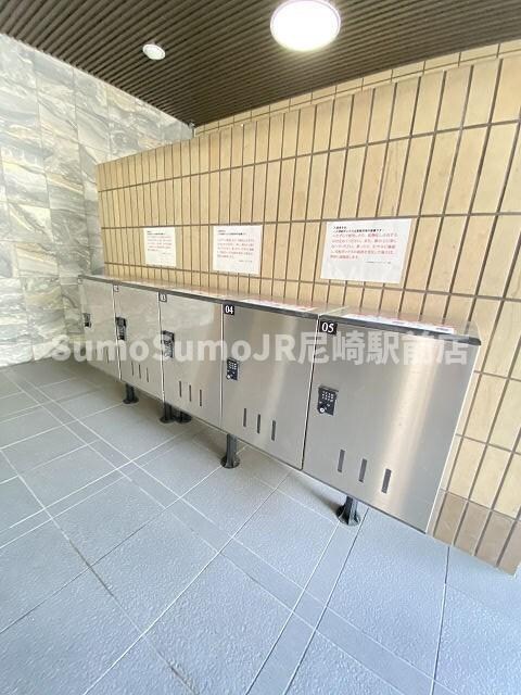 物件内観写真3　(便利な宅配ボックス完備♪)