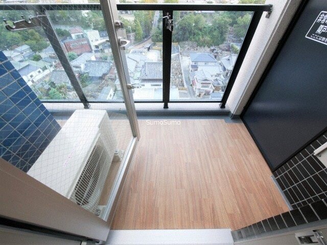 物件内観写真10　(暖かな日差しのふりそそぐバルコニー)