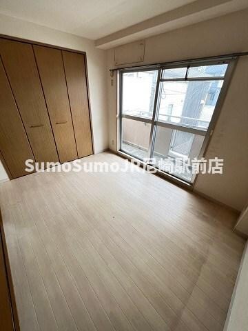 物件内観写真5　(使い勝手のいい寝室です)