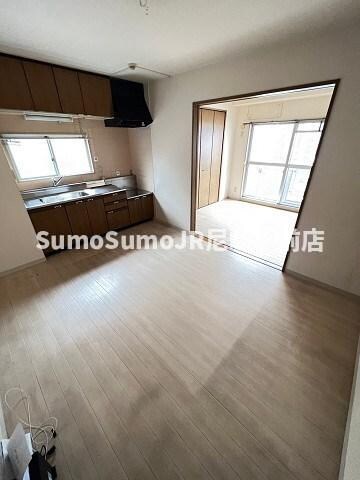 物件内観写真16　(使いやすい居間です)