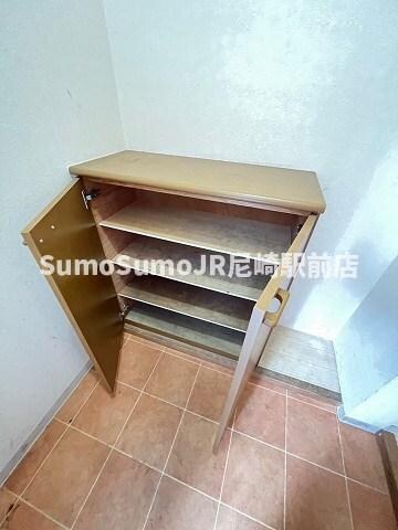 物件内観写真17　(収納豊富です)