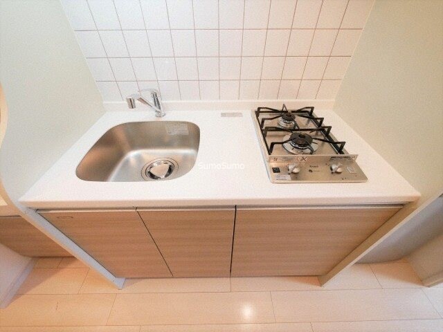 物件内観写真6　(コンパクトなキッチンで掃除もラクラク)