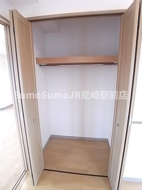 物件内観写真17　(たっぷりとした収納スペースです)