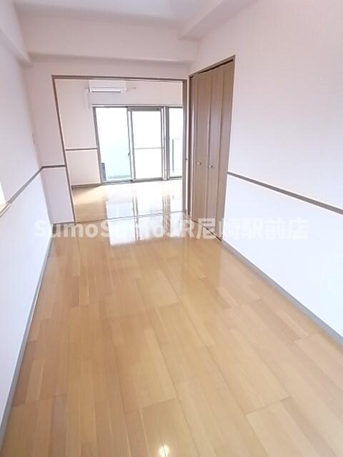 物件内観写真20　(落ち着いた色調の洋室です)