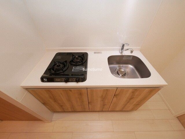 物件内観写真6　(コンパクトなキッチンで掃除もラクラク)