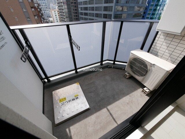 物件内観写真9　(暖かな日差しのふりそそぐバルコニー)