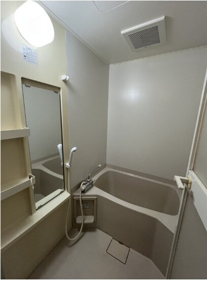 物件内観写真6　(コンパクトで使いやすいお風呂です)