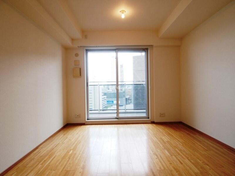 物件内観写真5　(使いやすい居間です)