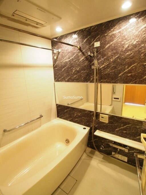 物件内観写真8　(ゆったり過ごせるお風呂です)