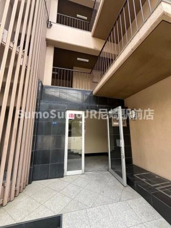 エントランス(毎日通るエントランスはこのようになっています)