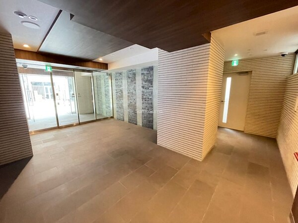 ロビー・ラウンジ(建物の内部です)