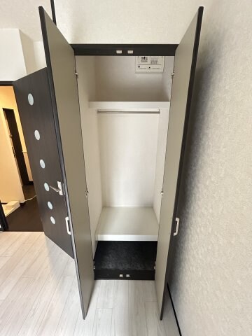 物件内観写真11　(小物を収納するのに便利です)