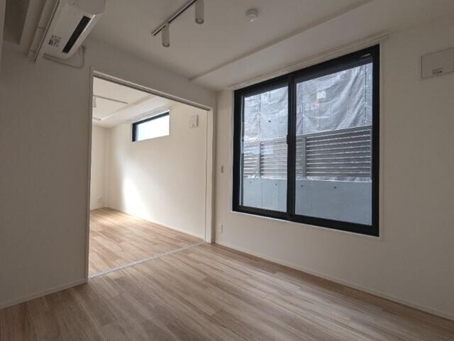 物件内観写真3　( )