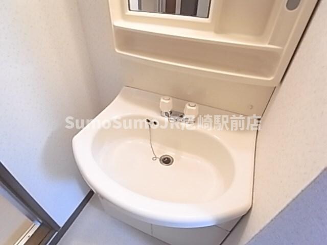 物件内観写真15　(独立洗面化粧台が付いています)