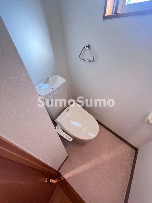 物件内観写真11　(コンパクトで使いやすいトイレです)