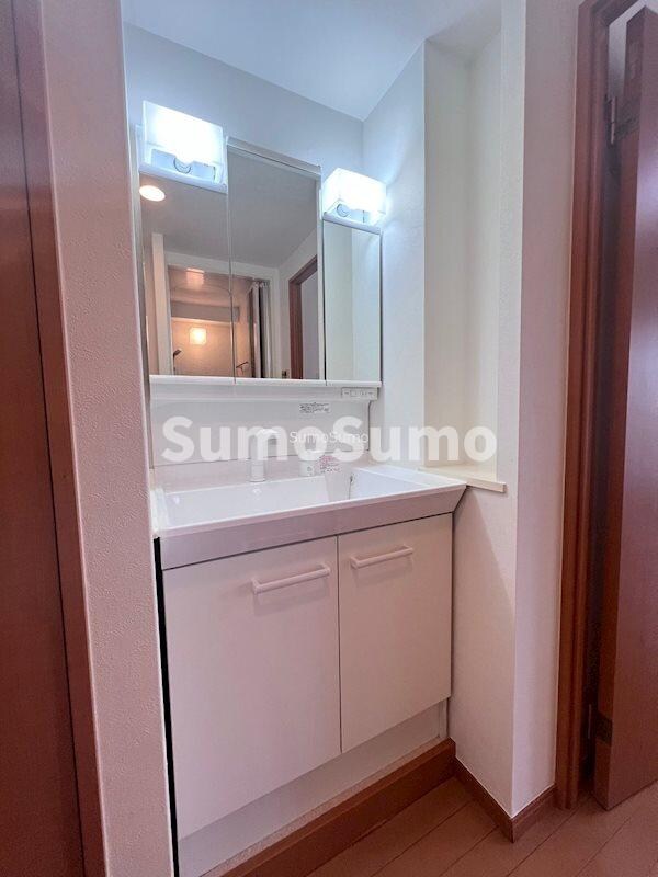 物件内観写真12　(スペースが確保できる洗面所です)