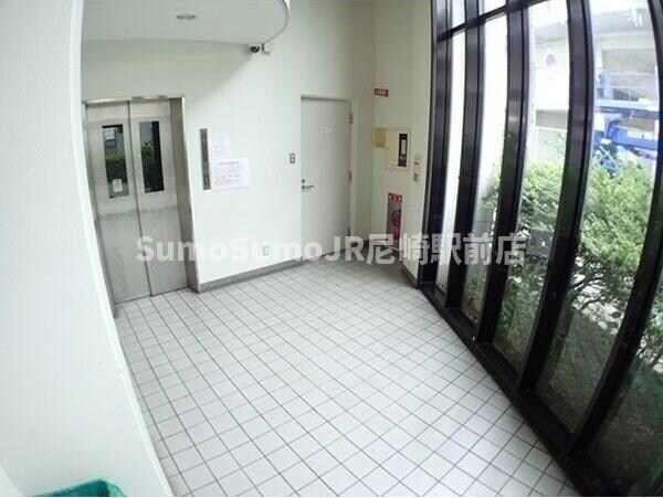 エントランス(清潔なエントランスです)