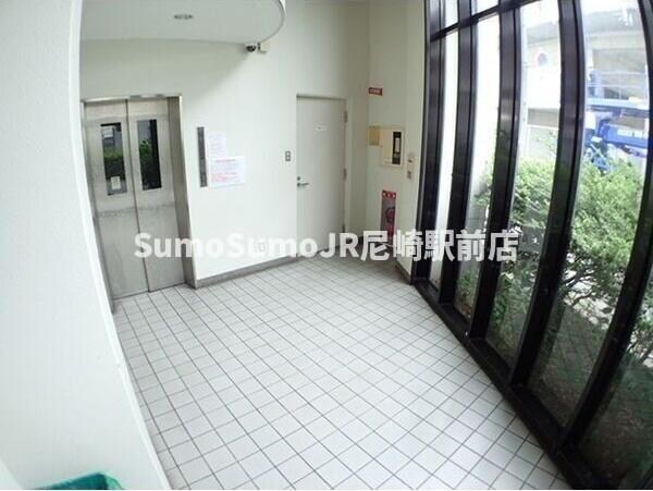 エントランス(清潔なエントランスです)