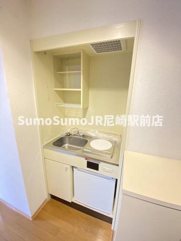 キッチン(コンパクトなキッチンで掃除もラクラク)