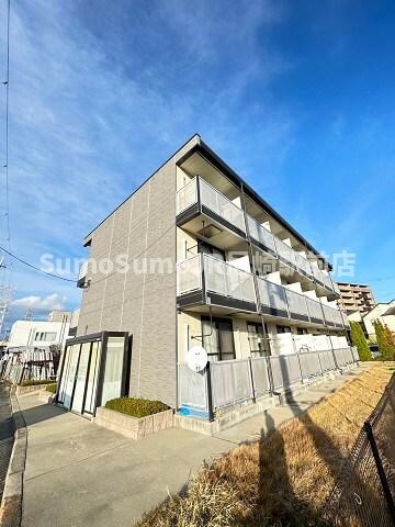 物件外観写真1　(きれいな外観です)